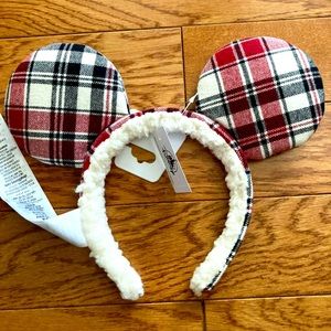 Disney Parks Christmas plad ears nwt